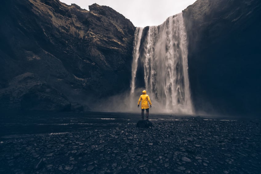 Explorer on the Icelandic Tour, Traveling across Iceland Discove